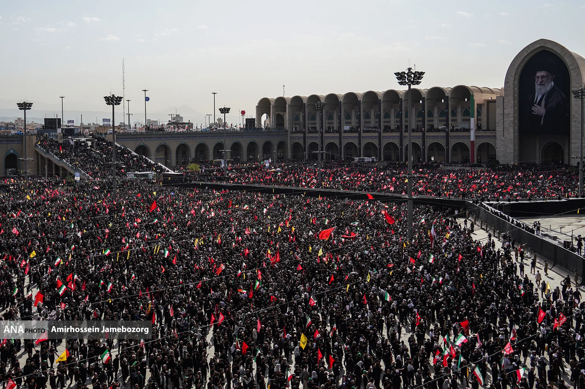 بدرقه رهبر شهید
