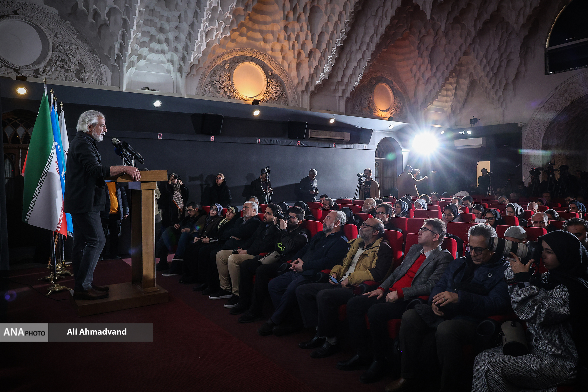 شاهسواری: کمک کنیم جشنواره فیلم فجر عامل همبستگی شود/ باید مرهم زخم مردم باشیم