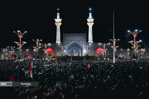 مراسم اقامه نماز بر پیکر مطهر رهبر شهید انقلاب در حرم رضوی