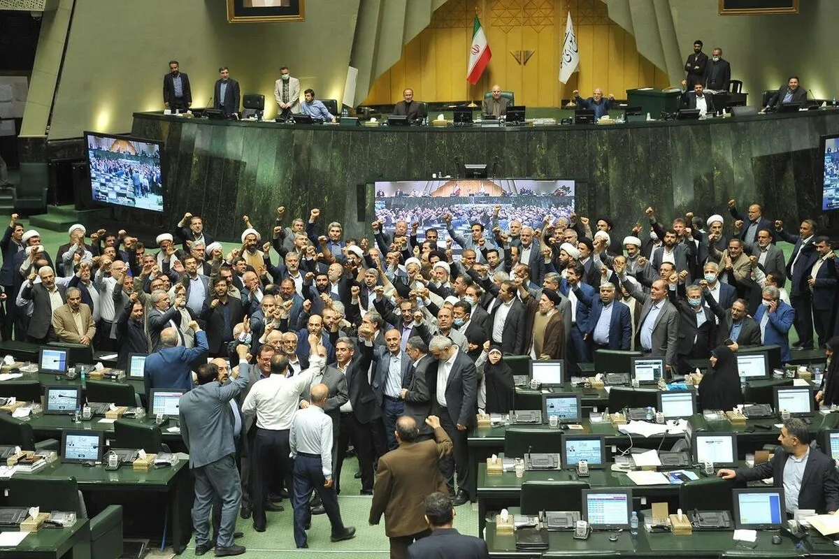 پایان بررسی بودجه ۱۴۰۴/ قدردانی نمایندگان از بیانات رهبری/ قالیباف از عوامل بررسی بودجه تشکر کرد