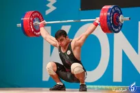 طلای یکضرب در گردن معتمدی