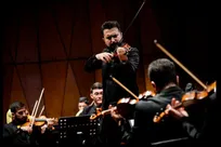 از خاکستر خویش دگربار برمی خیزیم