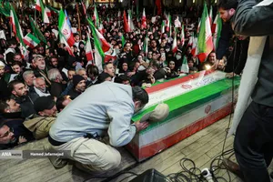  اجتماع مردمی در خونخواهی امام شهید امت - خیابان پیروزی چهارراه کوکاکولا