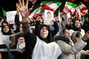  اجتماع مردمی در خونخواهی امام شهید امت - خیابان پیروزی چهارراه کوکاکولا