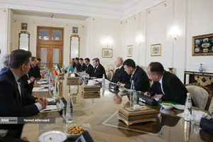 نشست سیدعباس عراقچی وزیر امورخارجه و رشید مردوف وزیر امور خارجه ترکمنستان 