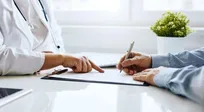 رضایت‌نامه یعنی پزشک دیگر مسئول نیست؟