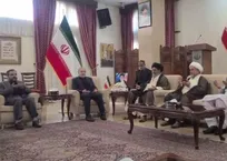 حضور رهبر شیعیان پاکستان در سفارت ایران برای تسلیت شهادت رهبر انقلاب