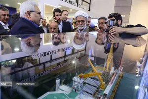 بازدید حجت&zwnj;الاسلام موسی احمدی رییس کمیسیون انرژی مجلس شورای اسلامی از بیست و نهمین نمایشگاه بین المللی نفت ،گاز و پتروشیمی 