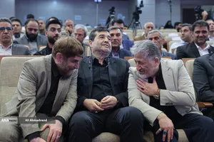 تجلیل از تیم&zwnj;های قهرمان دانشگاه آزاد اسلامی با حضور دکتر بیژن رنجبر