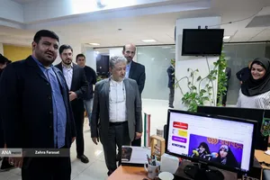 بازدید بیژن رنجبر رییس دانشگاه آزاد اسلامی از تحریریه خبرگزاری آنا