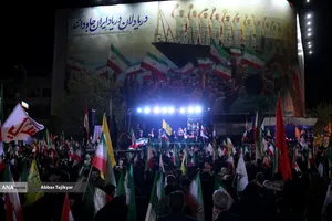 اجتماع مردمی در حمایت از رزمندگان اسلام