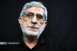 سردار اسماعیل قاآنی فرمانده نیروی قدس سپاه در مراسم گرامیداشت چهلمین روز درگذشت شهید سپهبد محمد باقری (محمد حسین افشردی) و همسر وی ( اشرف افشردی) و دختر این فرمانده عزیز (فرشته افشردی)