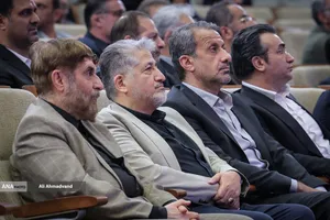 تجلیل از تیم&zwnj;های قهرمان دانشگاه آزاد اسلامی با حضور دکتر بیژن رنجبر