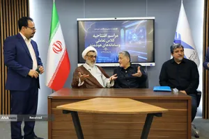  بازدید دکتر رنجبر و حجت&zwnj;الاسلام&zwnj;والمسلمین خسروپناه از مراکز فناوری و تحقیقاتی دانشگاه آزاد اسلامی واحد اصفهان 