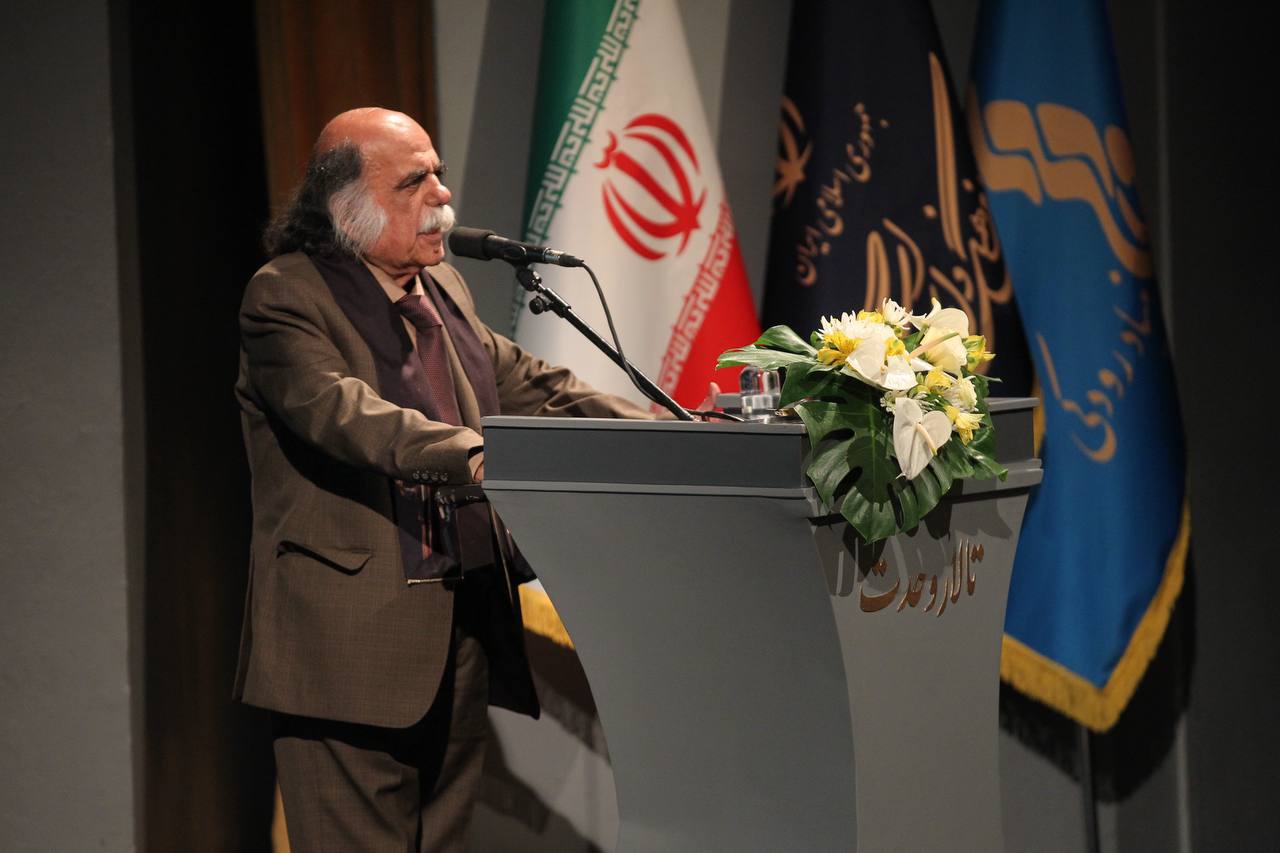ویژگیهای فردوسی از نگاه رهبر شهید انقلاب/ فردوسی؛ فرهنگستان پرثمر ایرانی و شاهنامه شجره نامه ملی ویژگیهای فردوسی از نگاه رهبر شهید انقلاب/ فردوسی؛ فرهنگستان پرثمر ایرانی و شاهنامه شجره نامه ملی