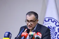 رئیس دانشگاه شریف: مشکلات معیشتی اساتید دانشگاه‌های دولتی نیازمند توجه مسئولان است