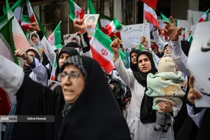 تجمع اعضای کادر درمان در محکومیت تجاوز آمریکا و رژیم صهیونیستی