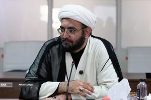 حجت الاسلام مهدی عامری شهرابی استاد حوزه علمیه تهران در نشست علمی بازخوانی الهیاتِ انتقام و خون&zwnj;خواهی در تاریخ اسلام و انقلاب اسلامی