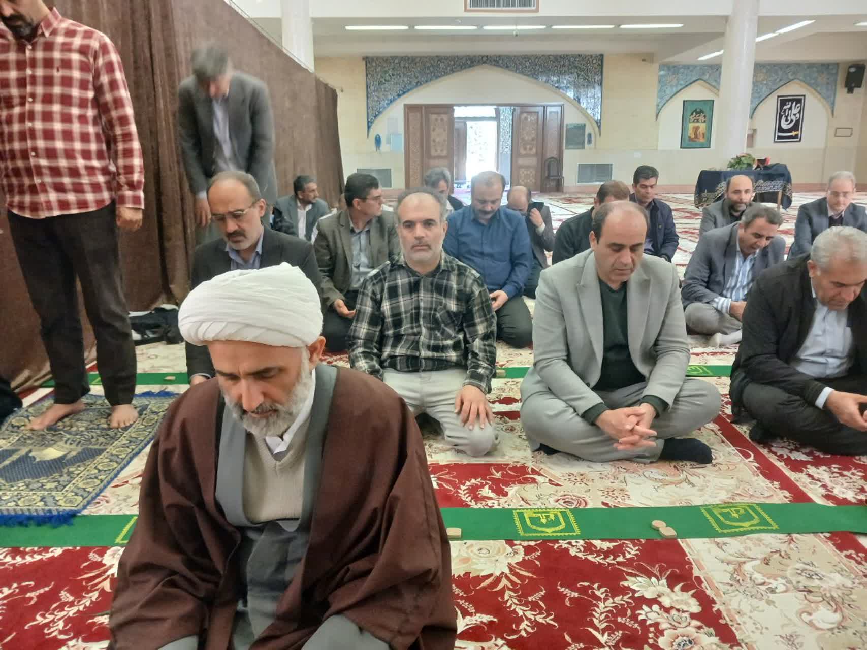 آیین معنوی غبارروبی مساجد در دانشگاه آزاد تاکستان برگزار شد آیین معنوی غبارروبی مساجد در دانشگاه آزاد تاکستان برگزار شد