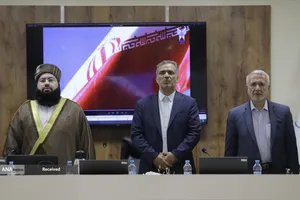 نشست تقریبی جمعی از علمای شیعه و اهل تسنن در مشهد مقدس