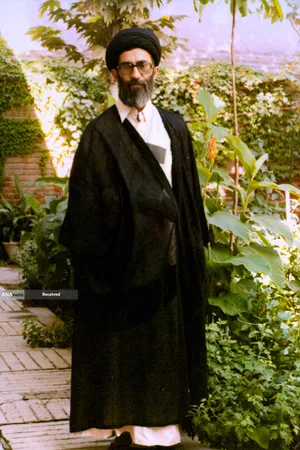 مجموعه تصاویر قاب های ماندگار از مجاهد خستگی ناپذیر حضرت آیت&zwnj;الله العظمی شهید سیدعلی حسینی خامنه&zwnj;ای(رحمه الله علیه)