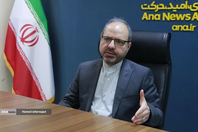 از پایان‌نامه تا تولید ثروت؛ برنامه دانشگاه آزاد برای ورود دانشجویان به اقتصاد دانش‌بنیان/ گشایش اقتصادی در گرو تکیه بر توان داخلی و مشارکت مردم است