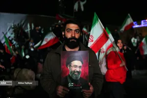 اجتماع مردمی در خونخواهی امام شهید امت - میدان انقلاب