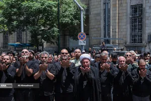 آیین خیمه سوزان عاشورا در چهارراه گلوبندک تهران
