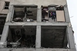 آثار تجاوز هوایی آمریکایی _ صهیونیستی به اماکن مسکونی