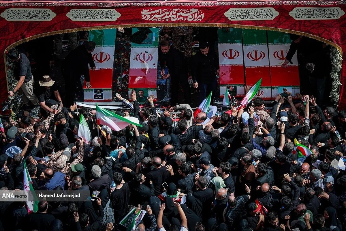 حضور میلیونی در مراسم تشییع فرماندهان و دانشمندان هسته‌ای ایران؛ واکنش گسترده رسانه‌های جهانی به نمایش «وحدت ملی» و «مقاومت»