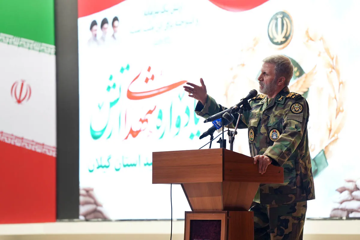 امیر حاتمی
فرمانده کل ارتش