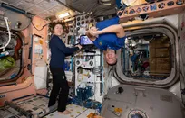 ایستگاه فضایی بین‌المللی: زندگی در مدار