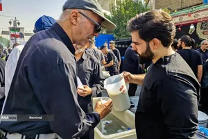 برپایی موکب خادمیاران و یاوران رضوی منطقه دارالمومنین در مسیر پیاده&zwnj;روی جاماندگان اربعین