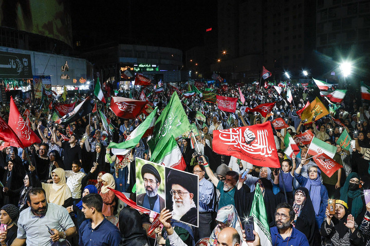 اجتماع مردمی «عید بیعت»
