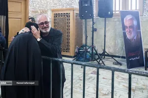 تشییع و تدفین پیکر مطهر دانشمند هسته&zwnj;ای شهید محمدمهدی طهرانچی رییس دانشگاه آزاد اسلامی و همسر گرانقدرش شهیده مژگان قراویری در حرم حضرت عبدالعظیم حسنی(ع)