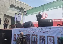 تشییع پیکر ۸ شهید ناوشکن دنا در مشهد/ یک شهید مفقودالأثر است