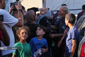 حملات اسرائیل به غزه حداقل ۱۶ کشته برجای گذاشت، در حالی که جهان منتظر پاسخ حماس به طرح صلح ترامپ است