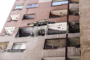 تصاویری از منزل مسکونی و محل شهادت دکتر محمدمهدی طهرانچی، دانشمند هسته ای و رئیس دانشگاه آزاد اسلامی،به همراه همسرش در مجتمع اساتید، میدان کتاب در حمله رژیم صهیونی به برخی مناطق و منازل مردم، شهروندان و دانشمندان هسته ای کشورمان در جریان جنگ تحمیلی دوازده روزه