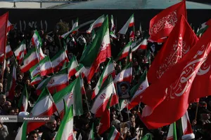 بیعت مردم با آیت&zwnj;الله سید مجتبی خامنه&zwnj;ای سومین رهبر جمهوری اسلامی ایران