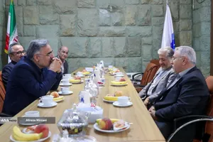 مراسم امضای دفتر یادبود دانشمند شهید دکتر محمد مهدی طهرانچی