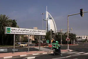 باتلاق خلیج&zwnj;فارس - فرار مردم دبی و خالی شدن شهر