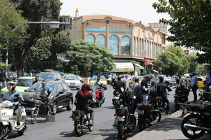 معابر شهر تهران در یک روز گرم تابستان