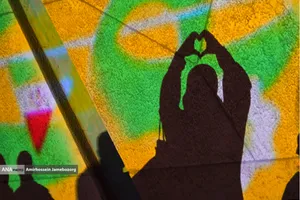 نور افشانی در شب سالگرد پیروزی انقلاب اسلامی