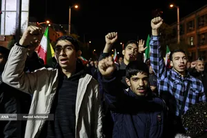 اجتماع مردمی در حمایت از رزمندگان اسلام و بیعت با رهبری و محکومیت حملات وحشیانه صهیونیستی - آمریکایی با حضور مردم انقلابی و شهیدپرور در میدان شهدا تهران