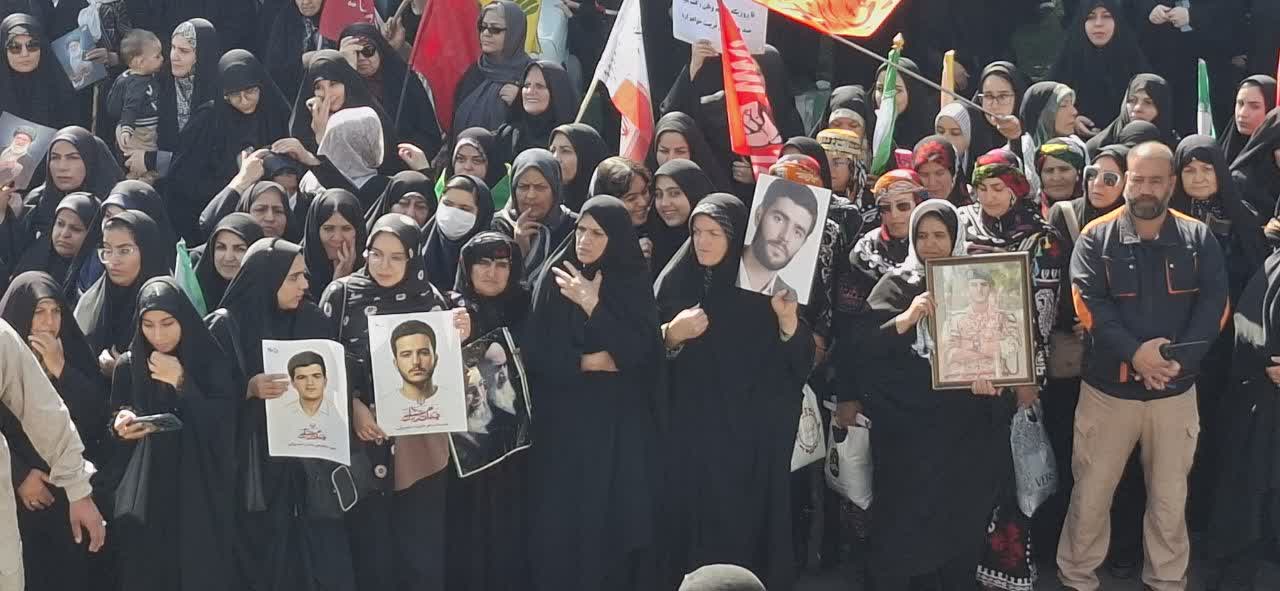 دانشگاهیان دانشگاه آزاد اسلامی بروجرد پیشگام رزمایش مردمی «جان فدایان ایران» دانشگاهیان دانشگاه آزاد اسلامی بروجرد پیشگام رزمایش مردمی «جان فدایان ایران»