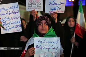 اجتماع مردمی در حمایت از رزمندگان اسلام