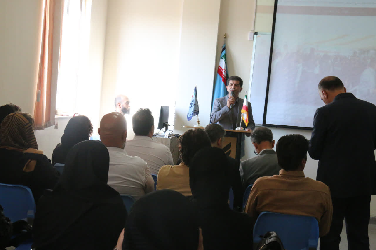 زنگ آغاز سال تحصیلی در هنرستان سمای دهکده مهارتی دانشگاه آزاد همدان نواخته شد