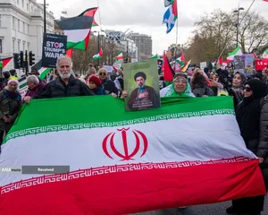 تظاهرات ساکنان لندن در حمایت از جمهوری اسلامی ایران و محکوم کردن حملات صهیونی - آمریکایی به خاک ایران