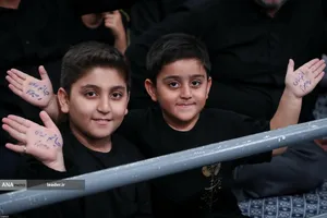 مراسم عزاداری شام غریبان حسینی (ع) در حسینیه امام خمینی