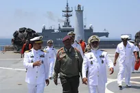 بازدید دریانوردان چین و آفریقای جنوبی از ناو‌های ایرانی/ دیدار‌های دو جانبه فرمانده ناوگروه ایرانی با فرماندهان در رزمایش